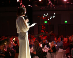 Maggie Gyllenhaal addresses the audience during An Artist at the Table. Photographer: Ian Tilghman