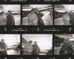 Anne Makepeace and another Festival attendee share a moment at Festival. Photos by Sandria Miller